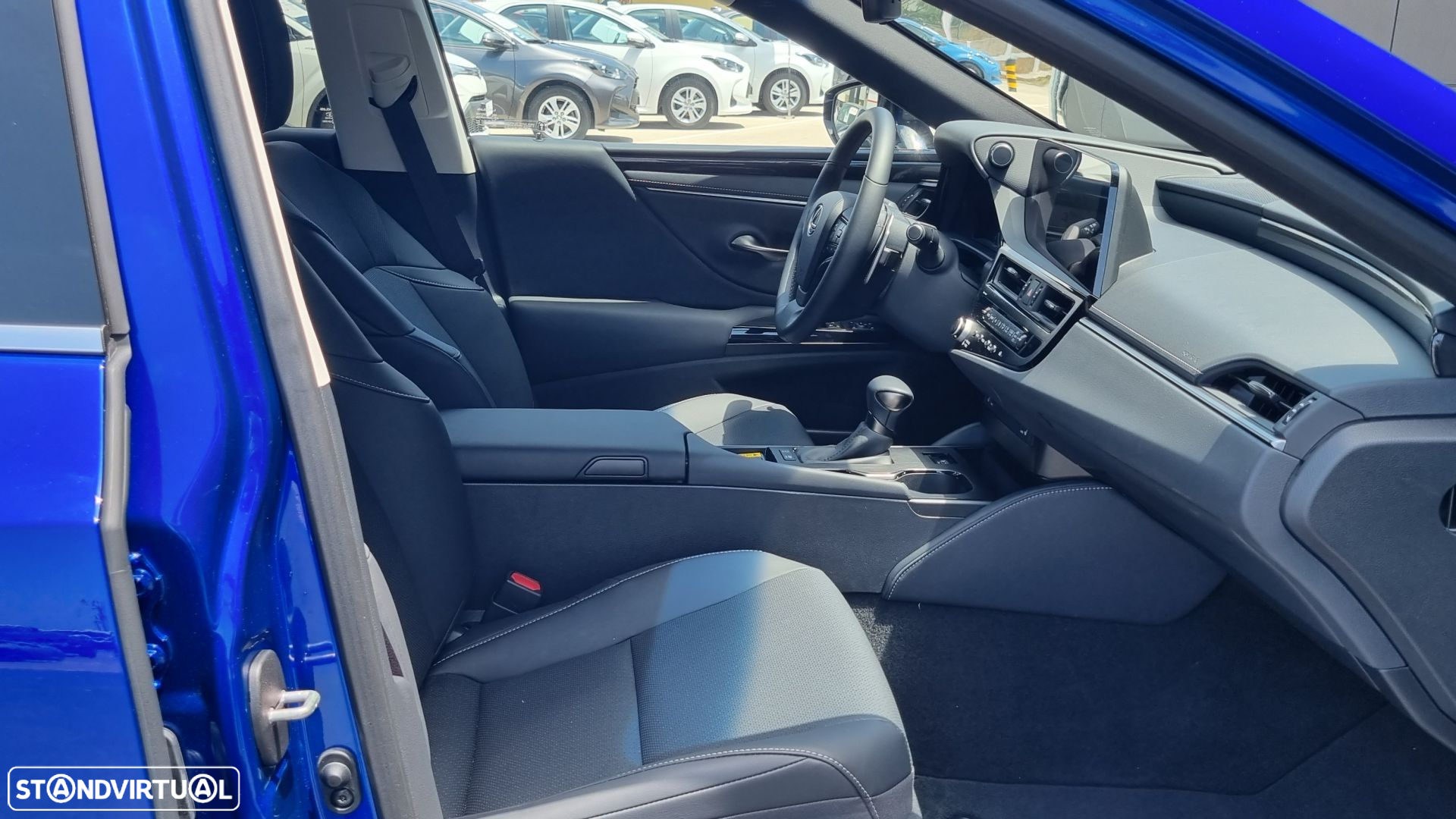 Lexus ES 300h Sport - 12