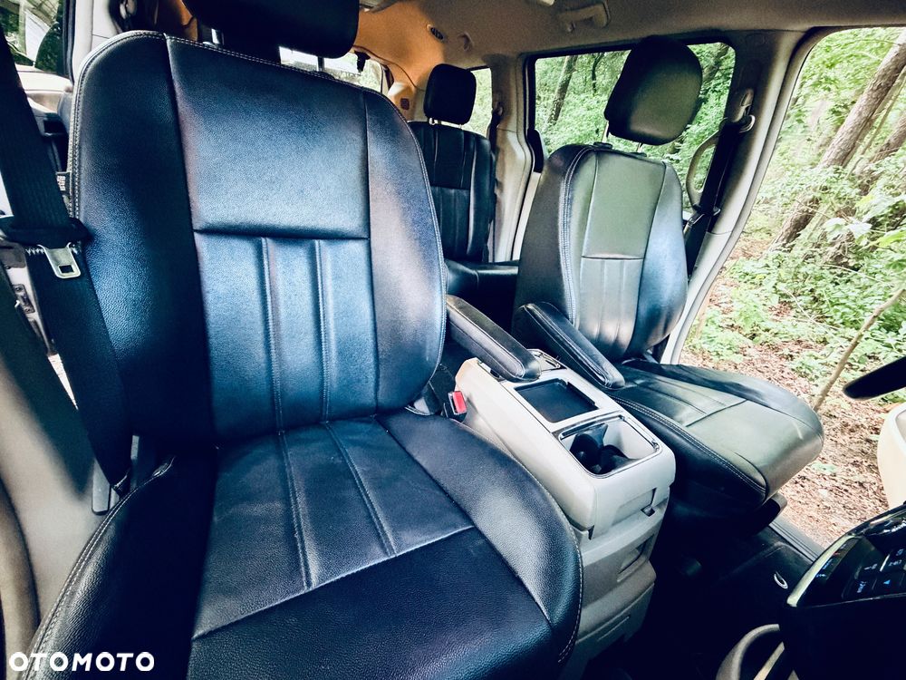 Chrysler Town & Country 3.6 Touring - 17