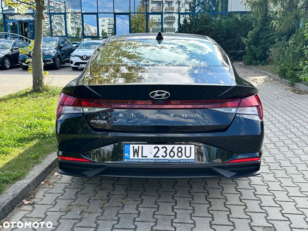 Hyundai Elantra 1.6 Modern CVT - 4