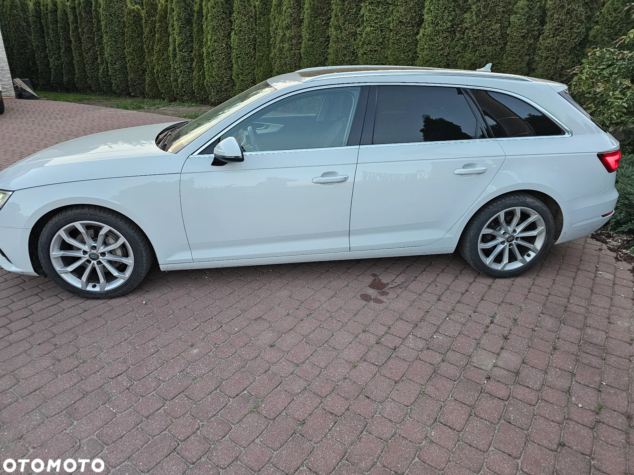 Audi A4 Avant 2.0 TDI quattro sport - 24
