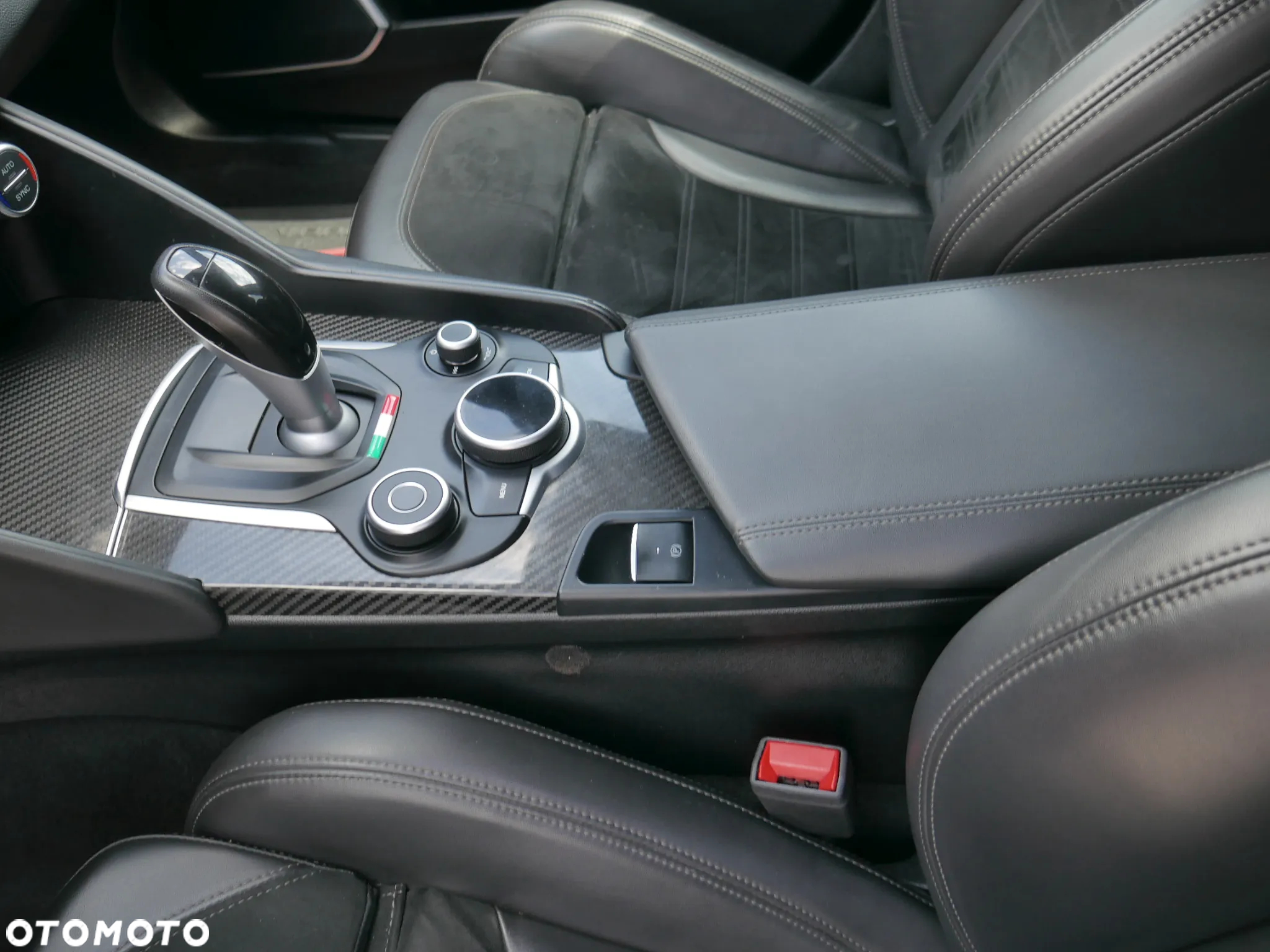 Alfa Romeo Giulia 2.0 Turbo Veloce TI Q4 - 10