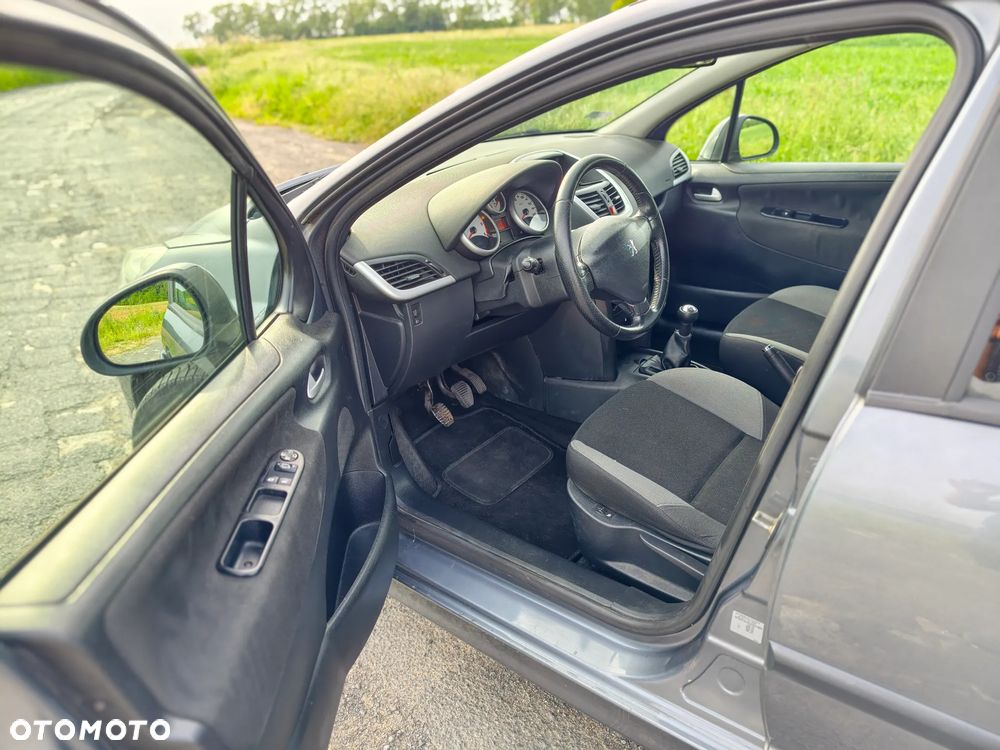 Peugeot 207 1.6 HDi - 10