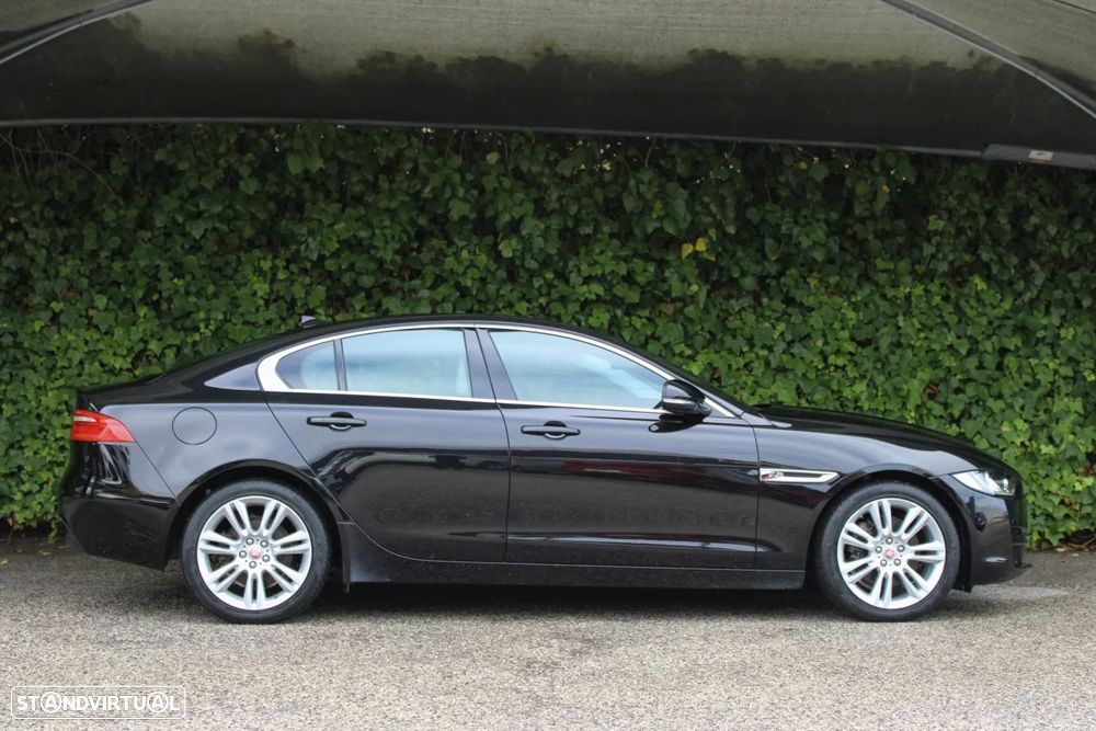 Jaguar XE 2.0 D Prestige Aut. - 7