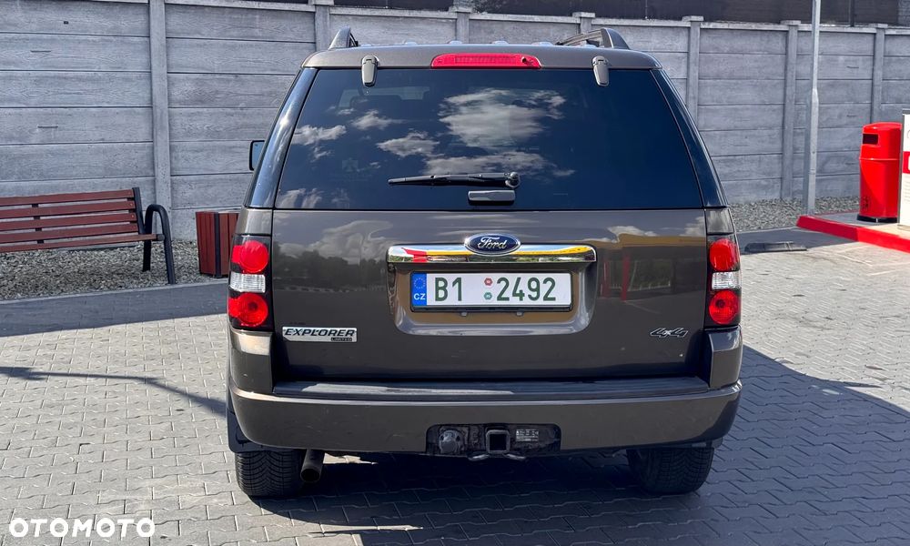 Ford Explorer 4.6 4WD - 18