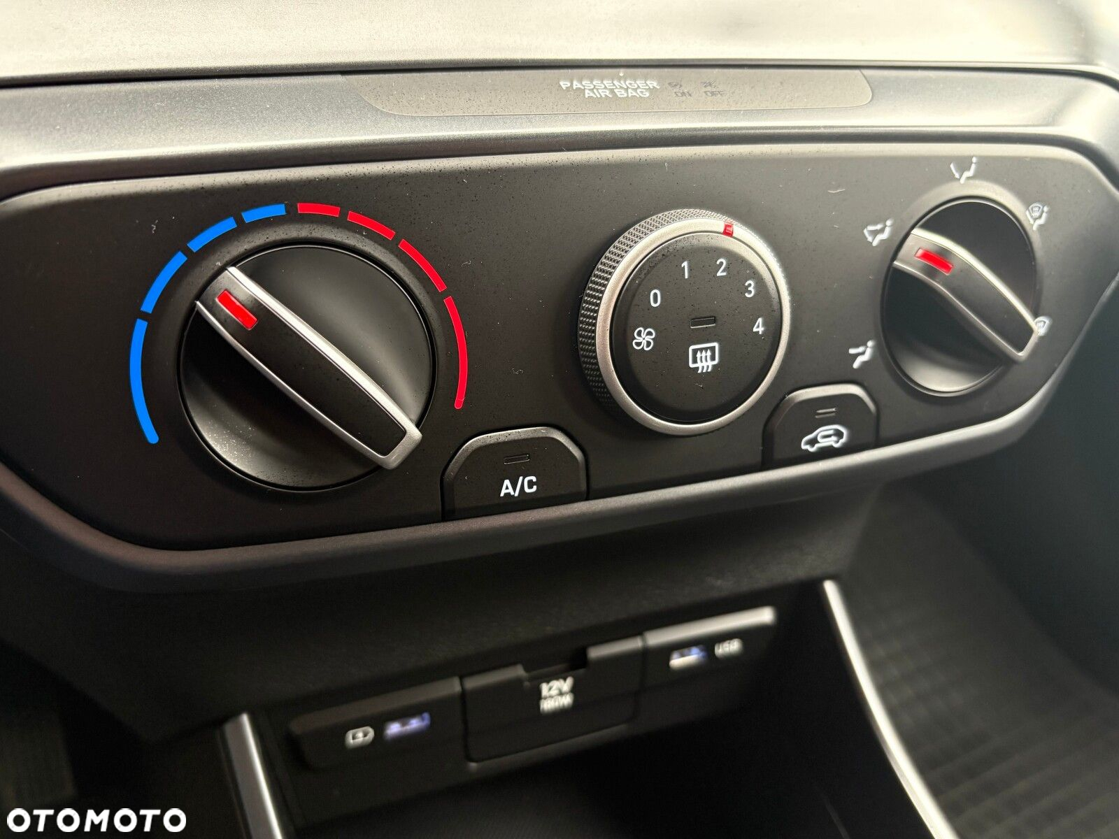 Hyundai i20 - 24