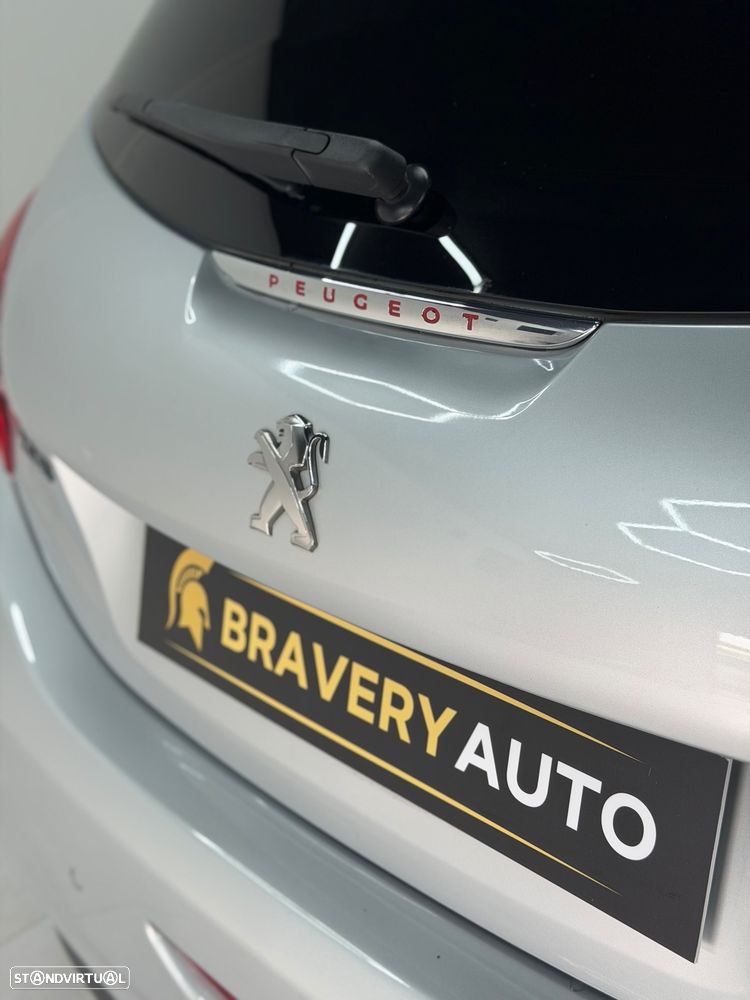 Peugeot 208 1.2 PureTech GT Line EAT6 - 12
