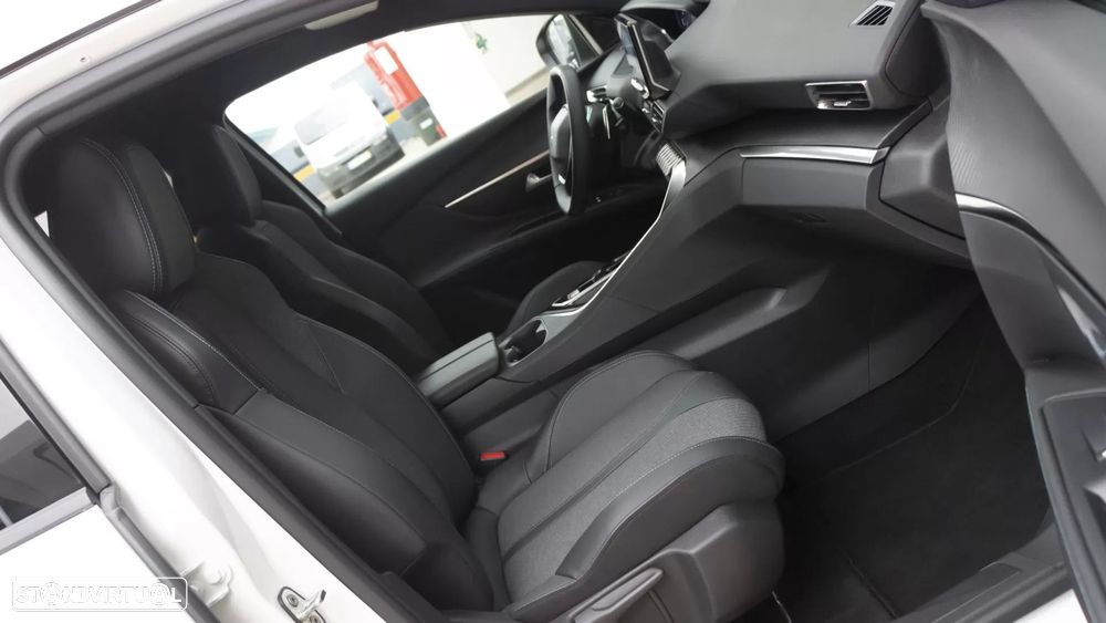 Peugeot 5008 1.2 PureTech Allure EAT8 - 14