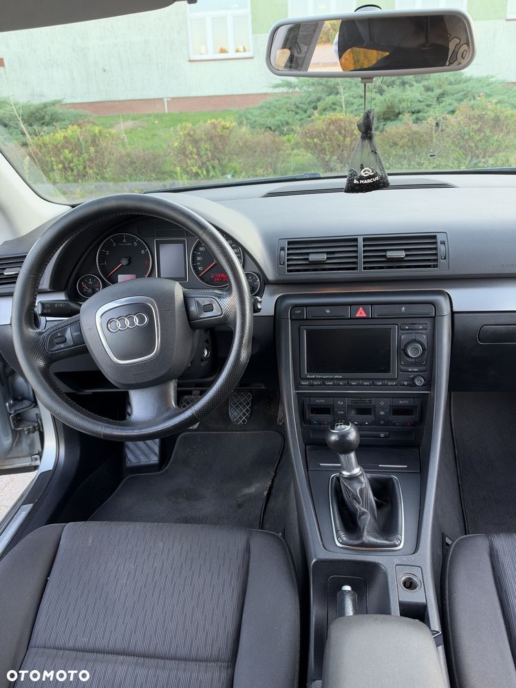 Audi A4 Limousine - 6