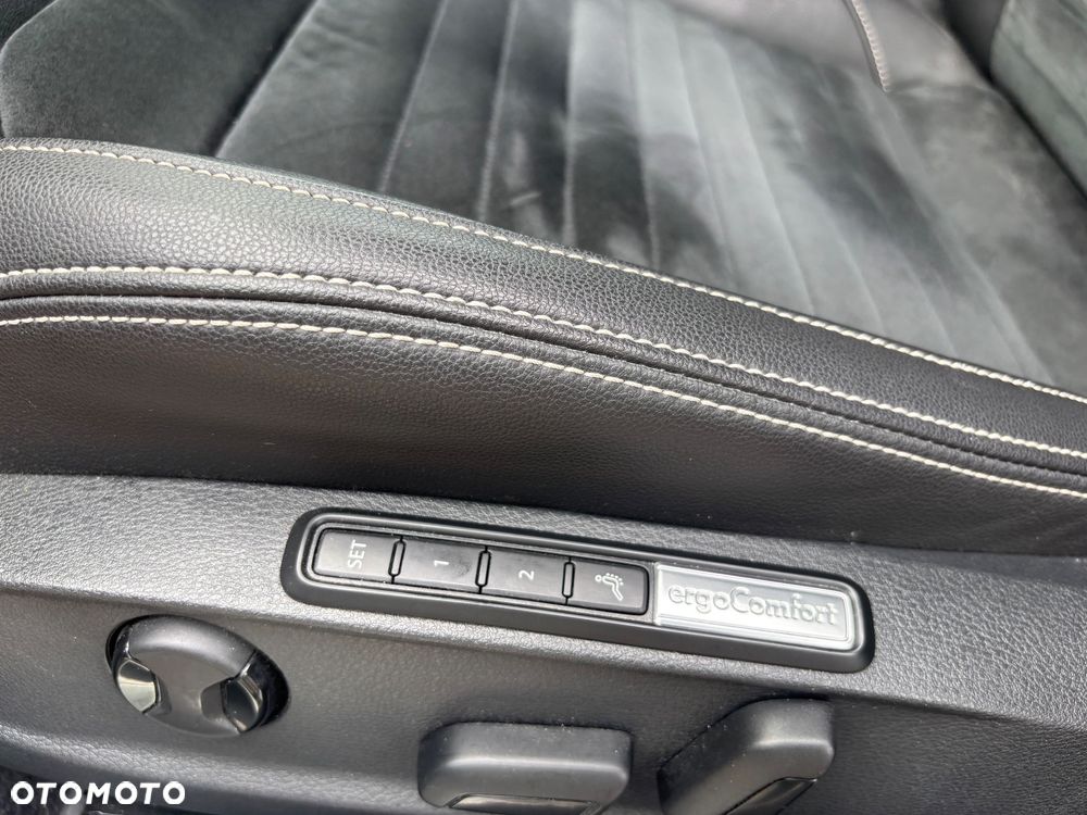 Volkswagen Passat 1.5 TSI EVO Elegance DSG - 22
