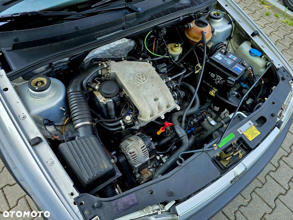 Volkswagen Golf - 6