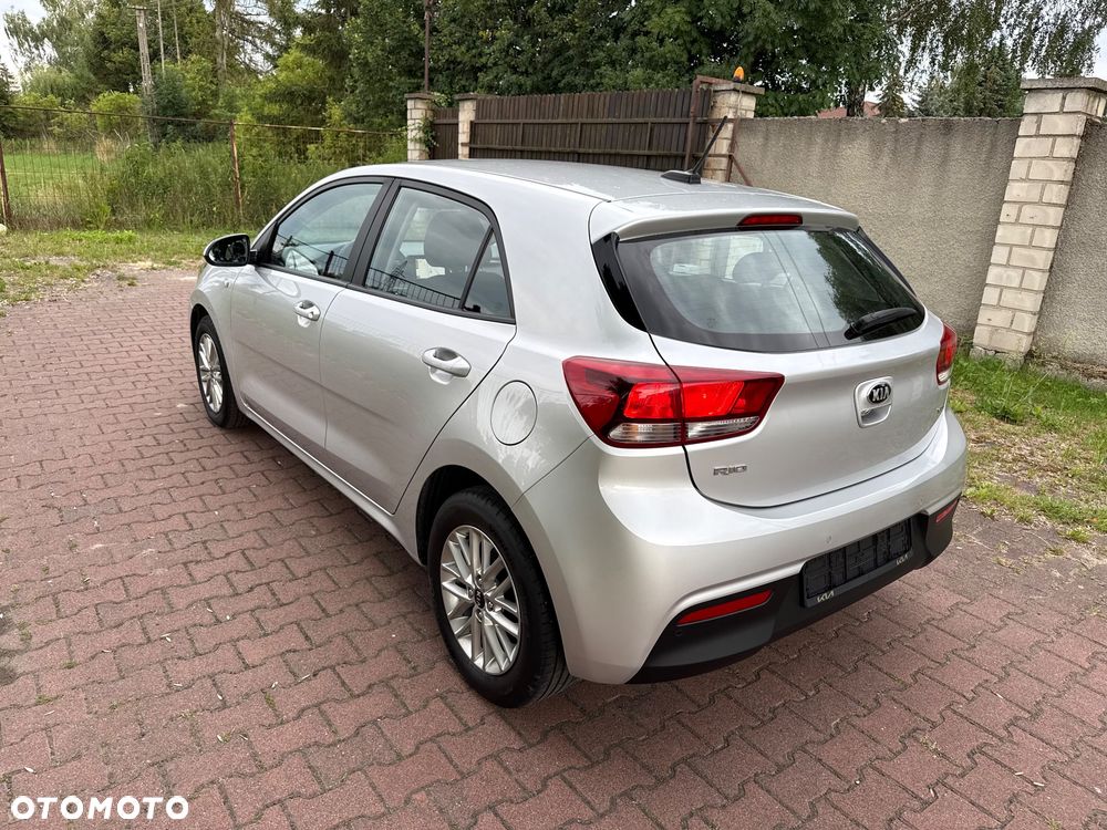 Kia Rio - 7