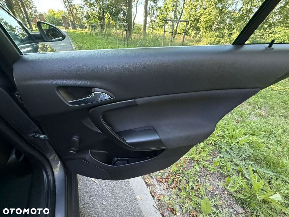 Opel Insignia - 28
