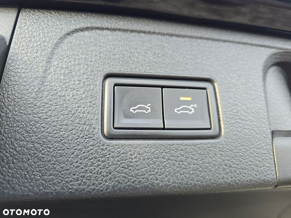 Volkswagen Passat - 33