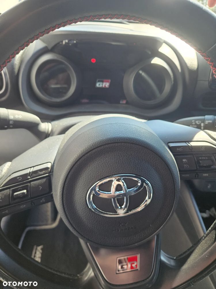 Toyota Yaris Hybrid 1.5 GR Sport - 11