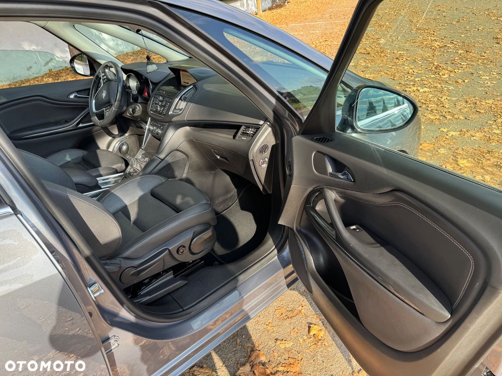 Opel Zafira 2016