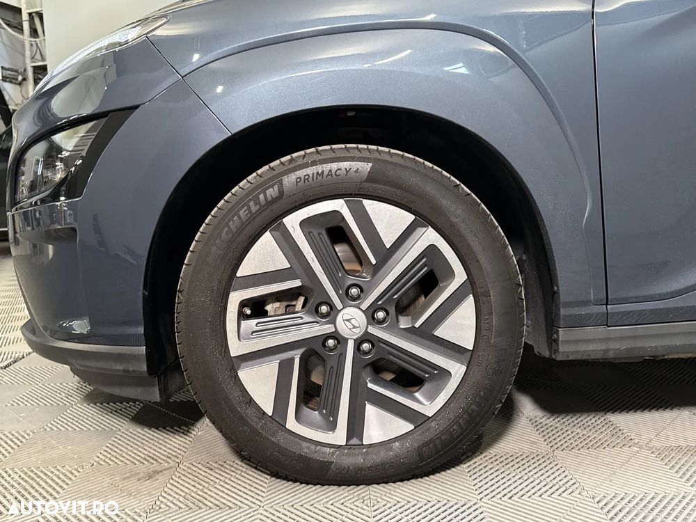 Hyundai KONA - 14