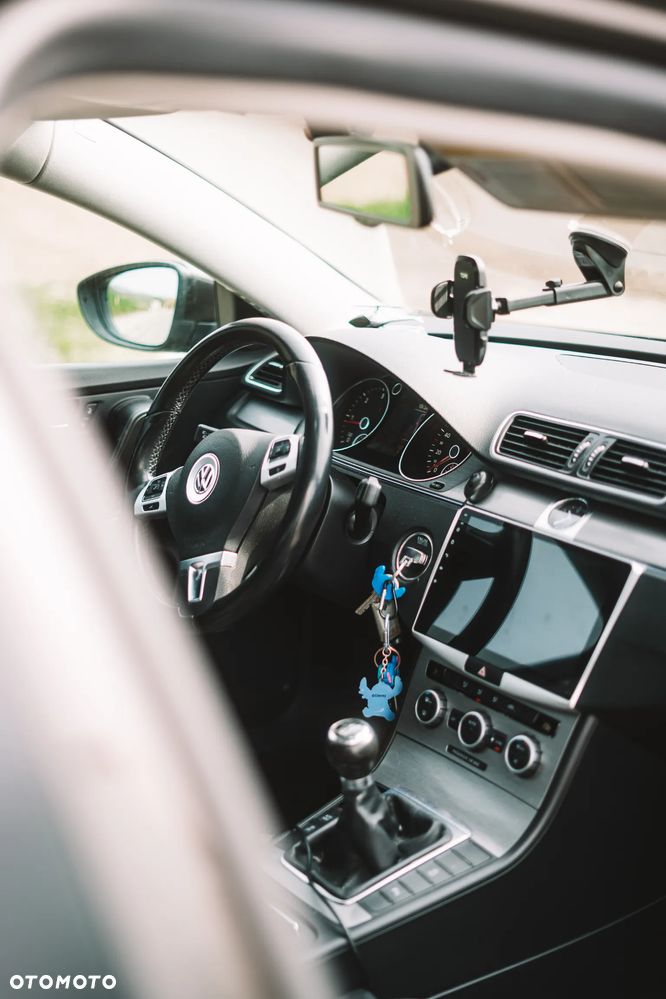 Volkswagen Passat 1.6 TDI Comfortline - 17