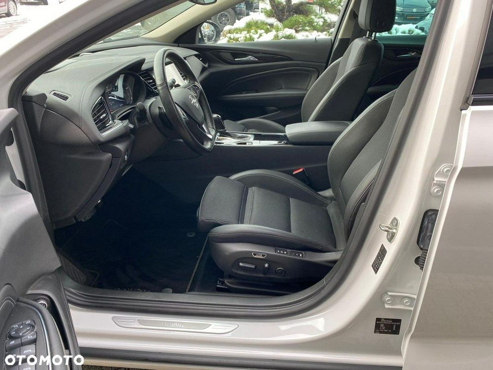 Opel Insignia - 12
