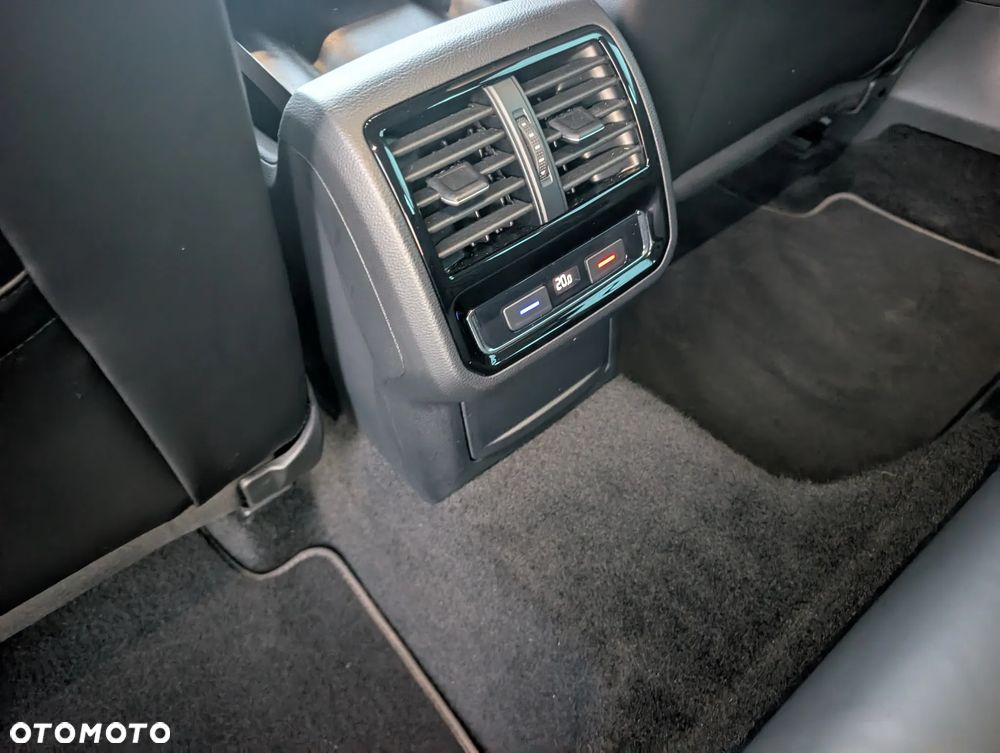 Volkswagen Passat 1.4 TSI Plug-In Hybrid GTE DSG - 20