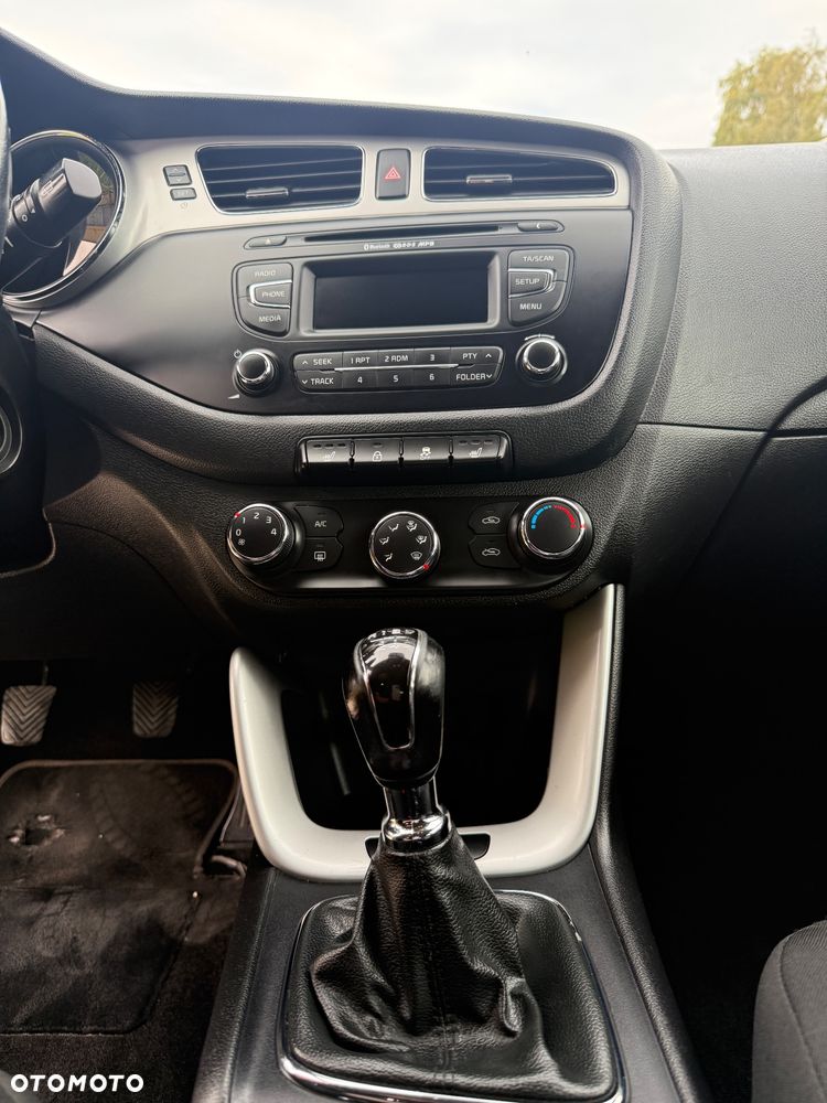 Kia Ceed - 33