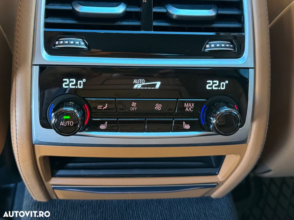 BMW Seria 7 740d xDrive MHEV - 15