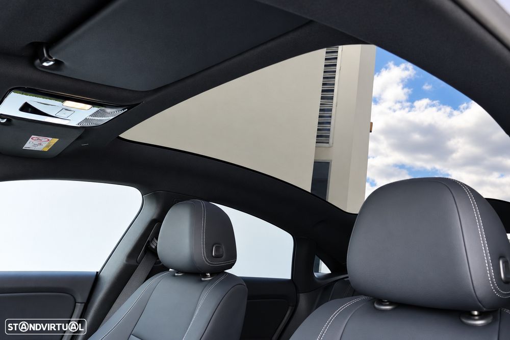 Mercedes-Benz CLA 180 Standard - 28