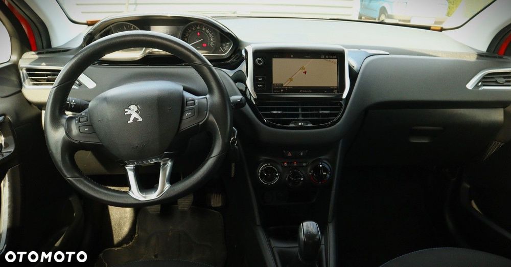 Peugeot 208 1.2 PureTech Style - 12