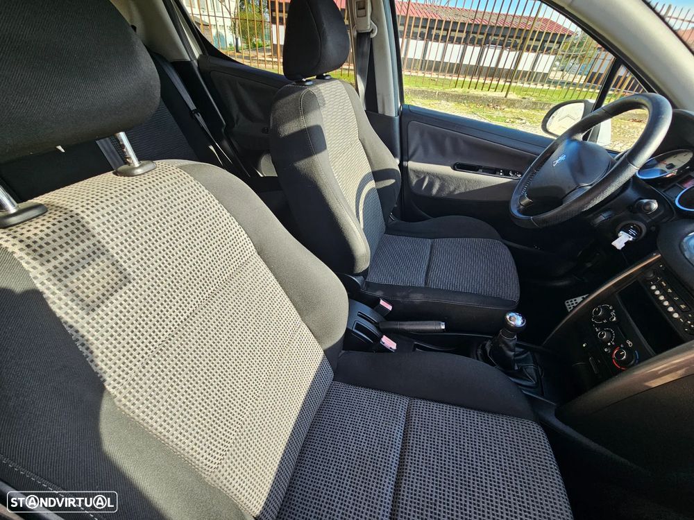 Peugeot 207 1.4 16V Sport - 13