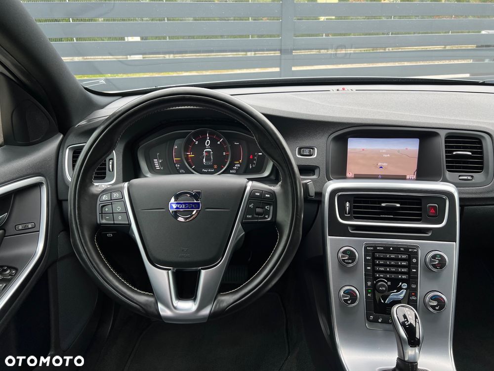 Volvo S60 D4 Geartronic Summum - 33