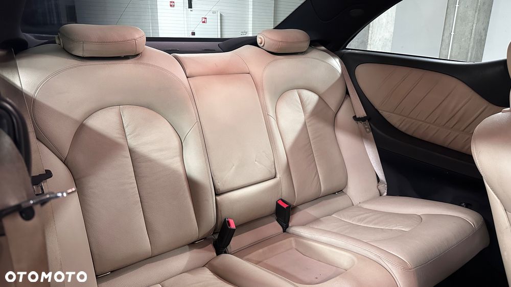 Mercedes-Benz CLK 350 7G-TRONIC Avantgarde - 34