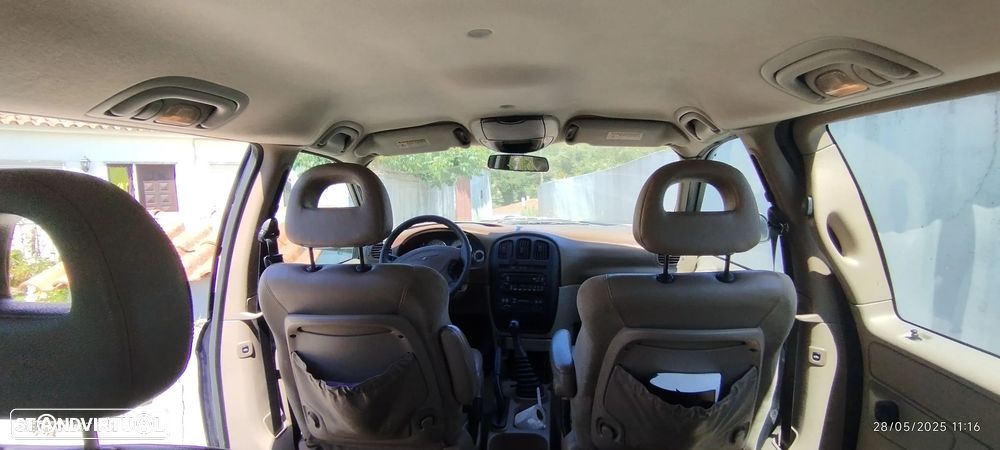 Chrysler Voyager 2.5 CRD LX - 16