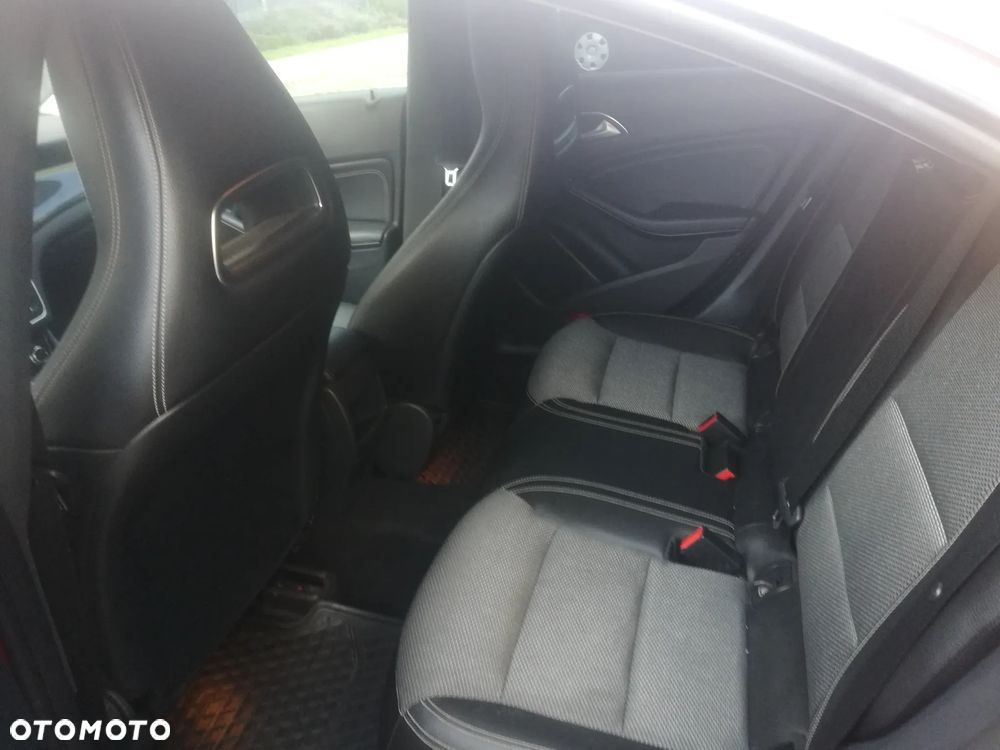 Mercedes-Benz CLA 180 7G-DCT Urban - 8
