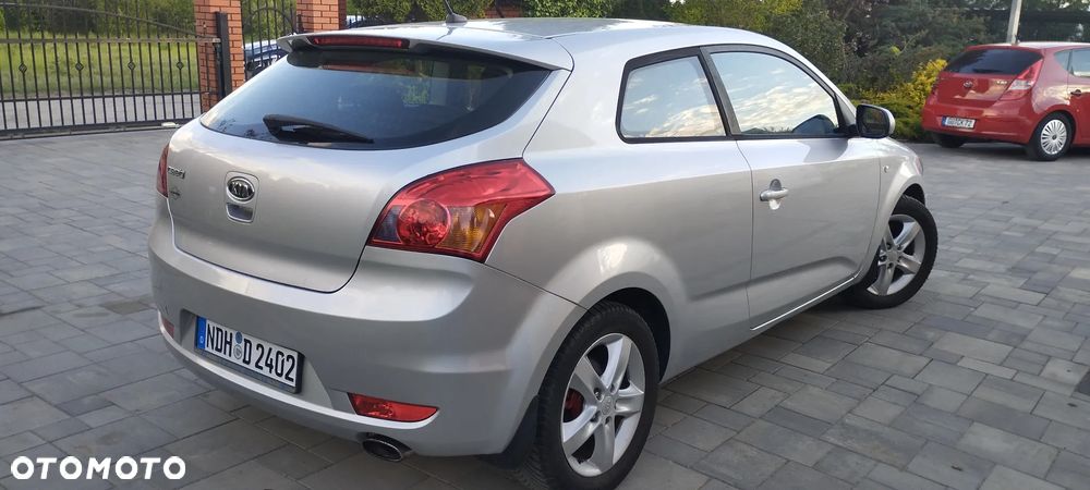 Kia ProCeed 1.4 CVVT Dream-Team Edition - 16