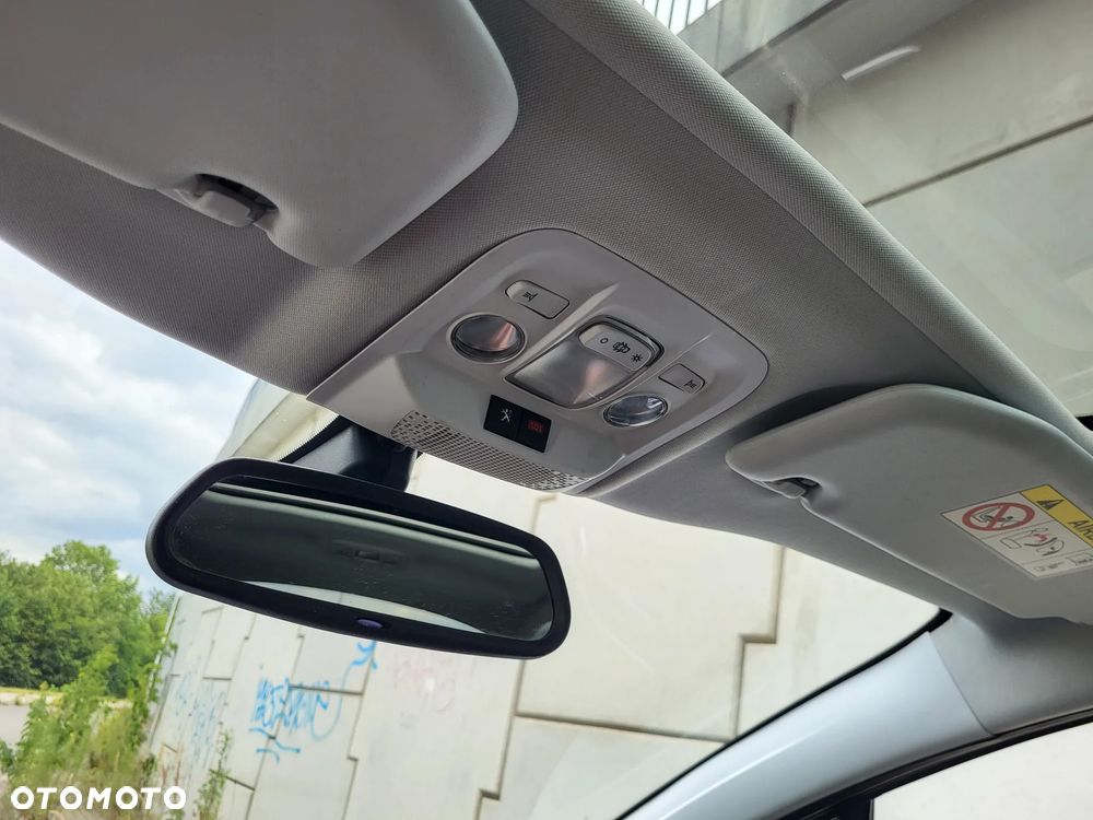 Peugeot 2008 - 11