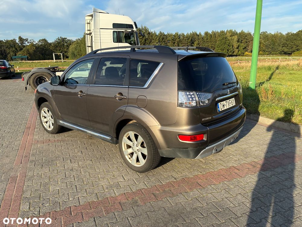 Mitsubishi Outlander - 13