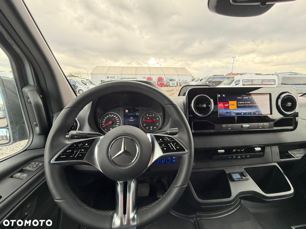 Mercedes-Benz Sprinter 519 - 24