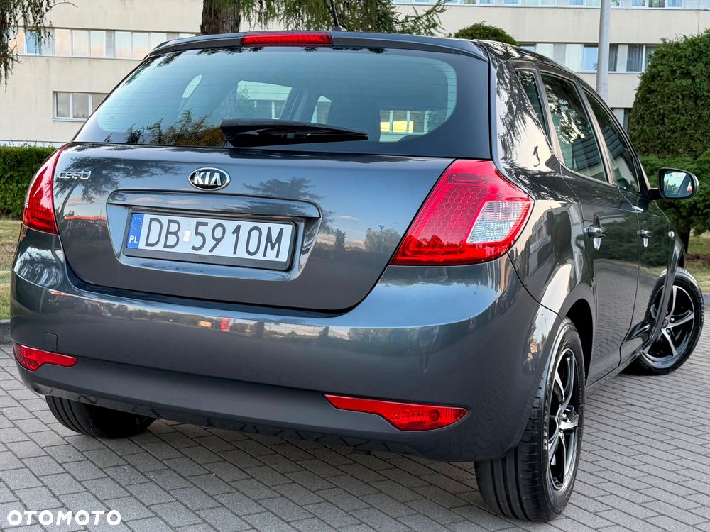 Kia Ceed 1.6 CVVT Dream-Team Edition - 21