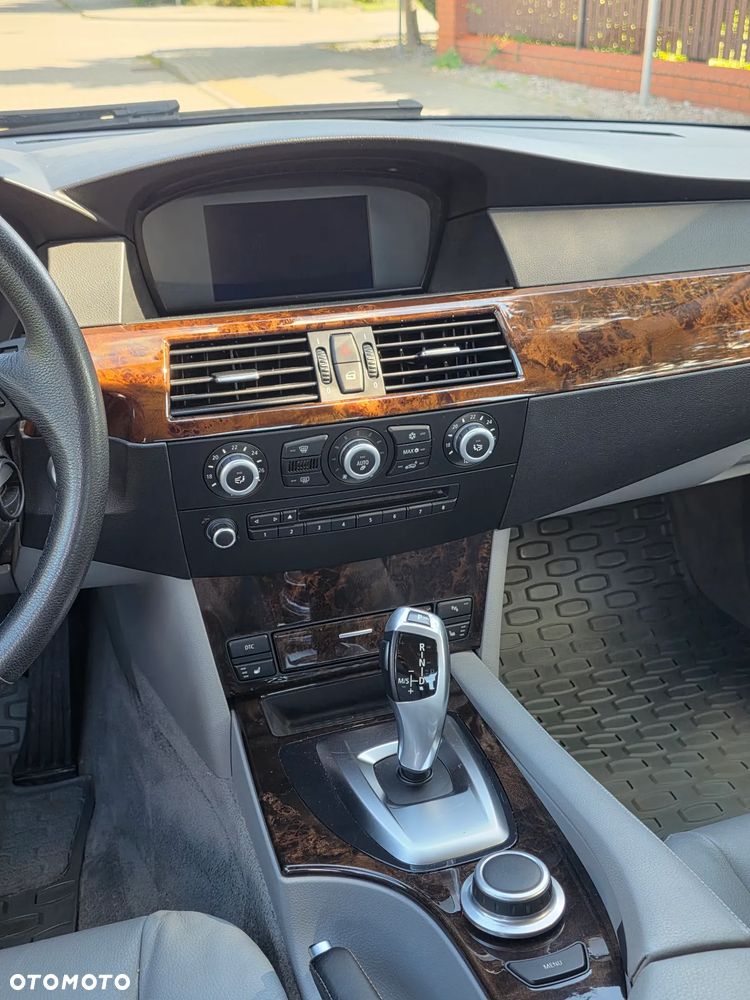 BMW Seria 5 530xi - 31