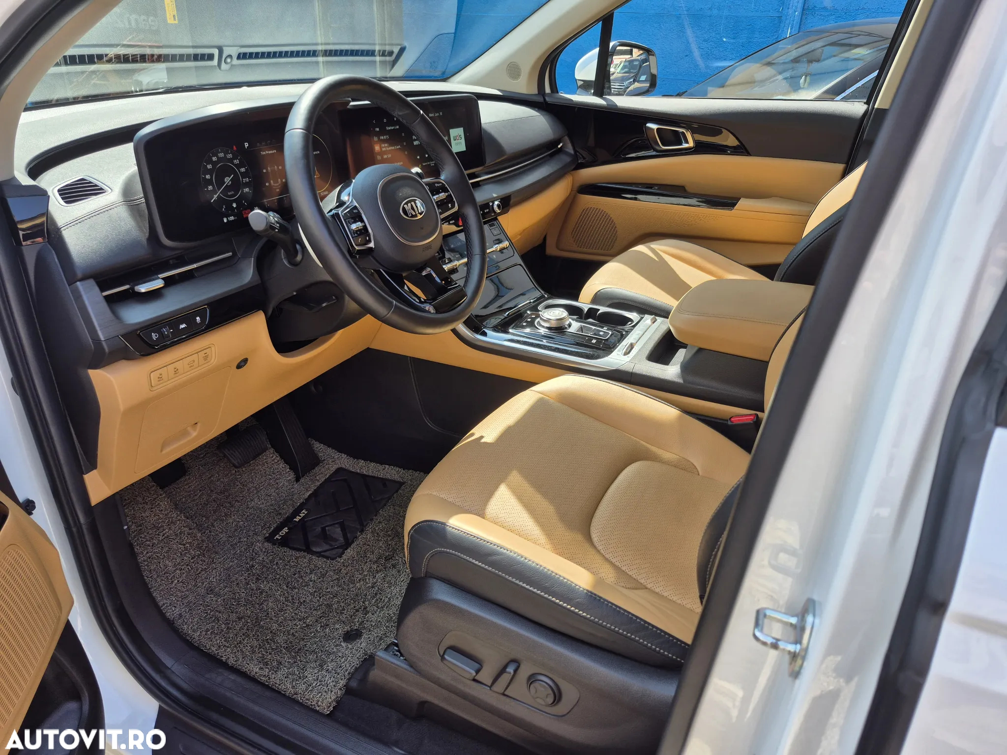 Kia Carnival - 33