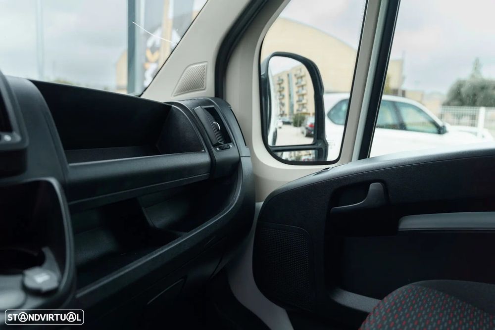 Peugeot Boxer 2.2 BlueHDi 335 L2 CD - 32