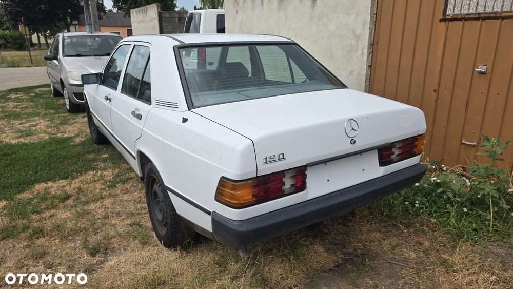 Mercedes-Benz W201 (190) - 10