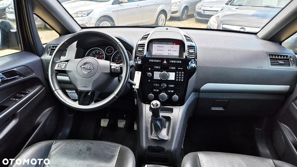 Opel Zafira 1.8 Cosmo - 37