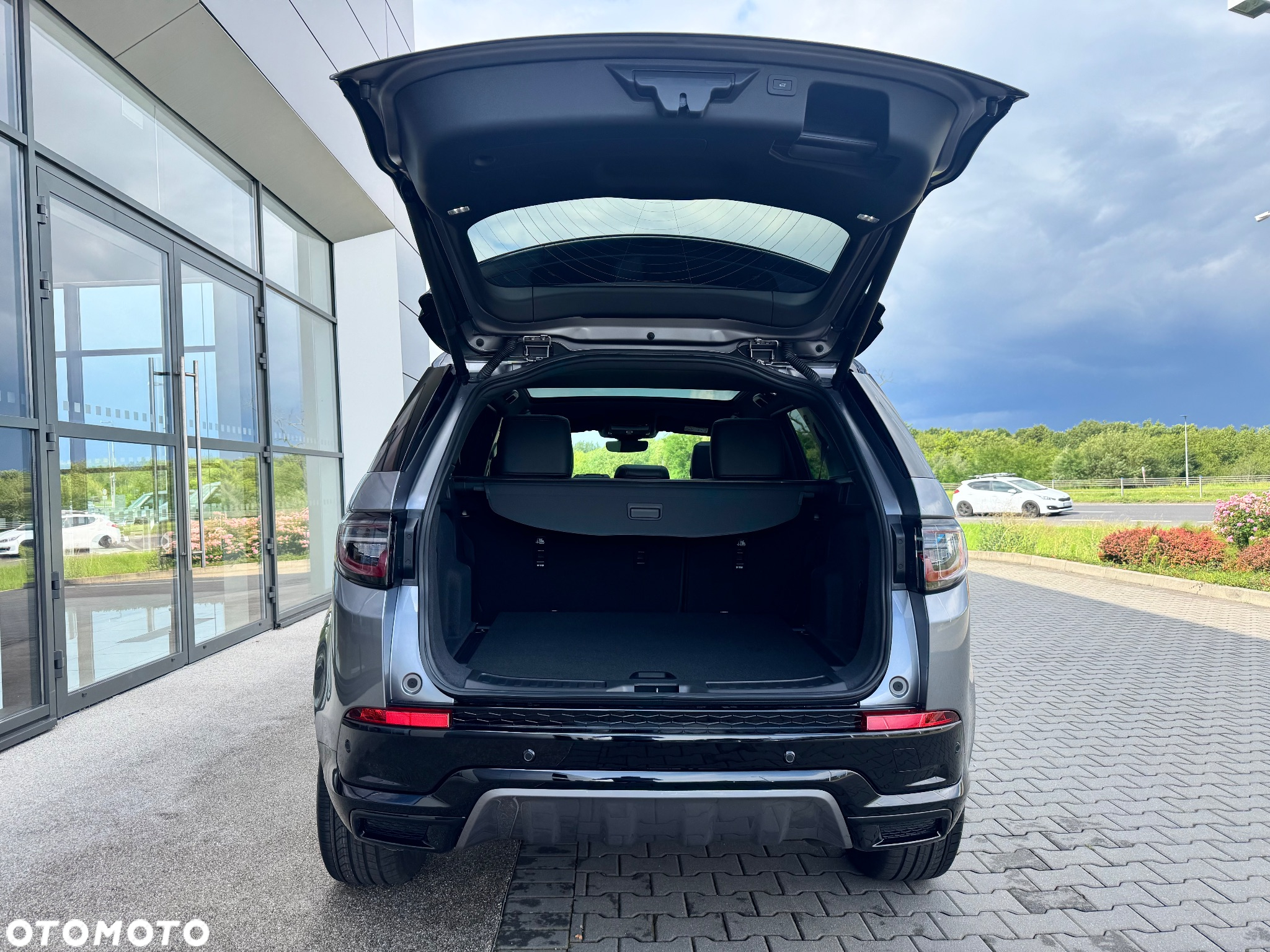 Land Rover Discovery Sport - 16