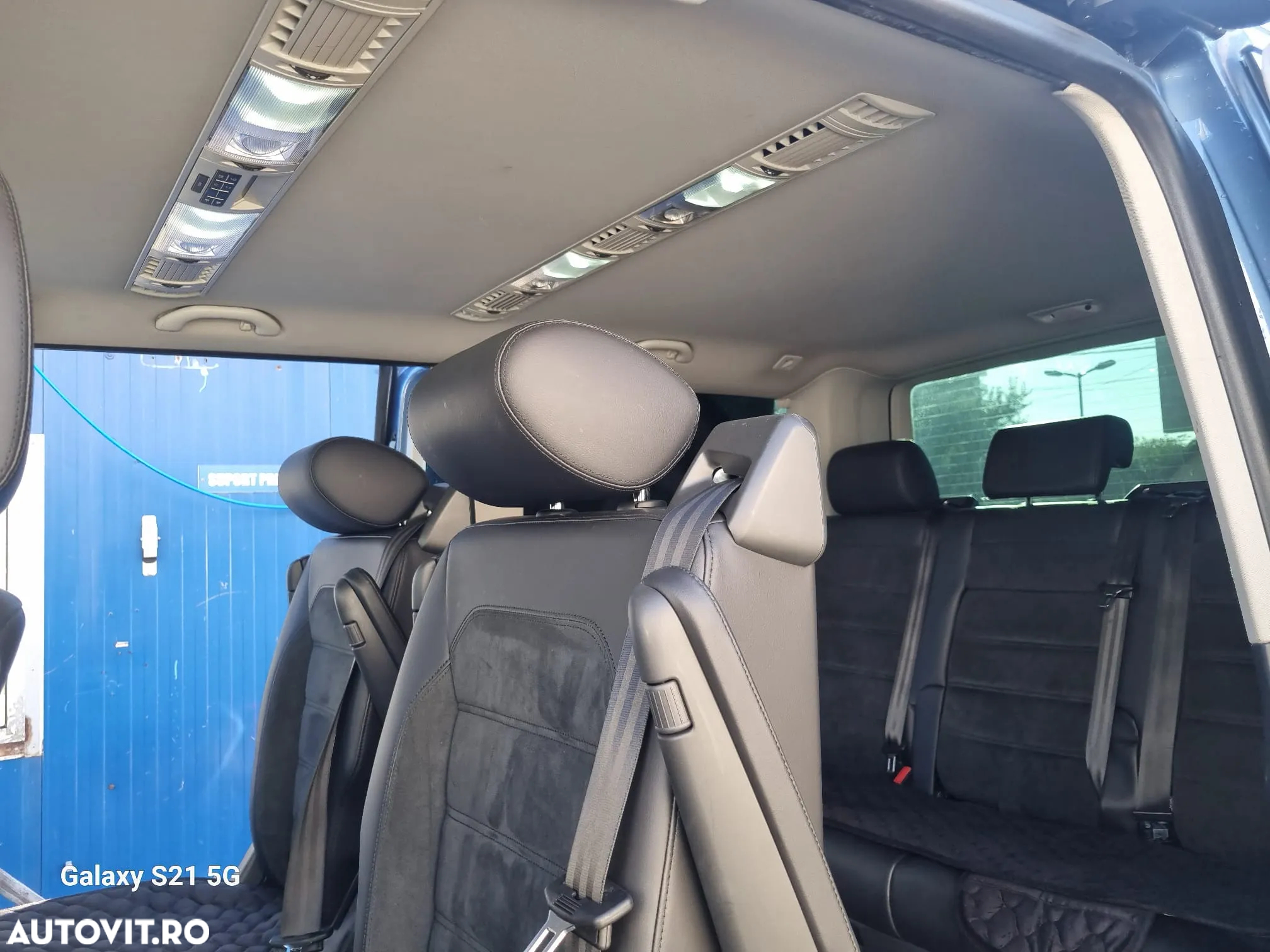 Volkswagen Multivan - 11