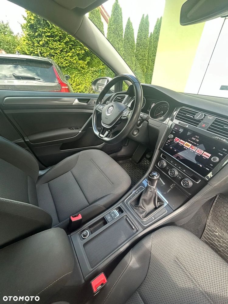 Volkswagen Golf - 18