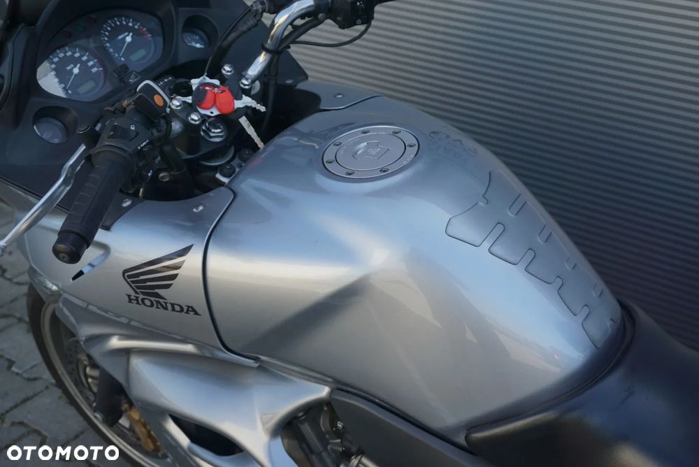 Honda CBF - 11