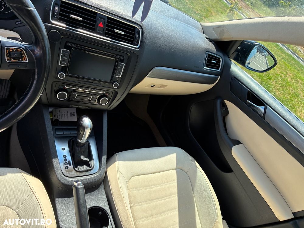 Volkswagen Jetta 1.6 TDI DPF Comfortline DSG - 6
