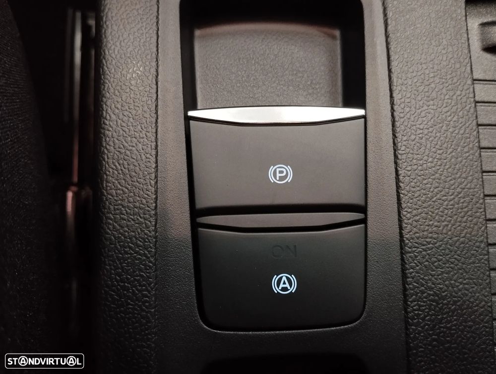 Ford Focus 1.0 EcoBoost MHEV ST-Line - 36