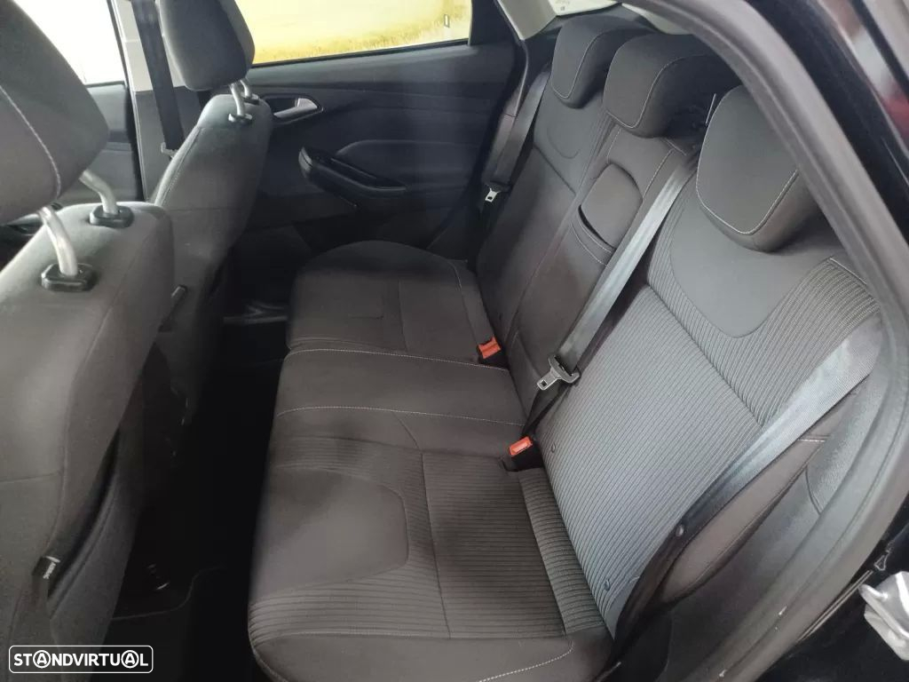 Ford Focus 1.0 EcoBoost S&S TITANIUM - 25