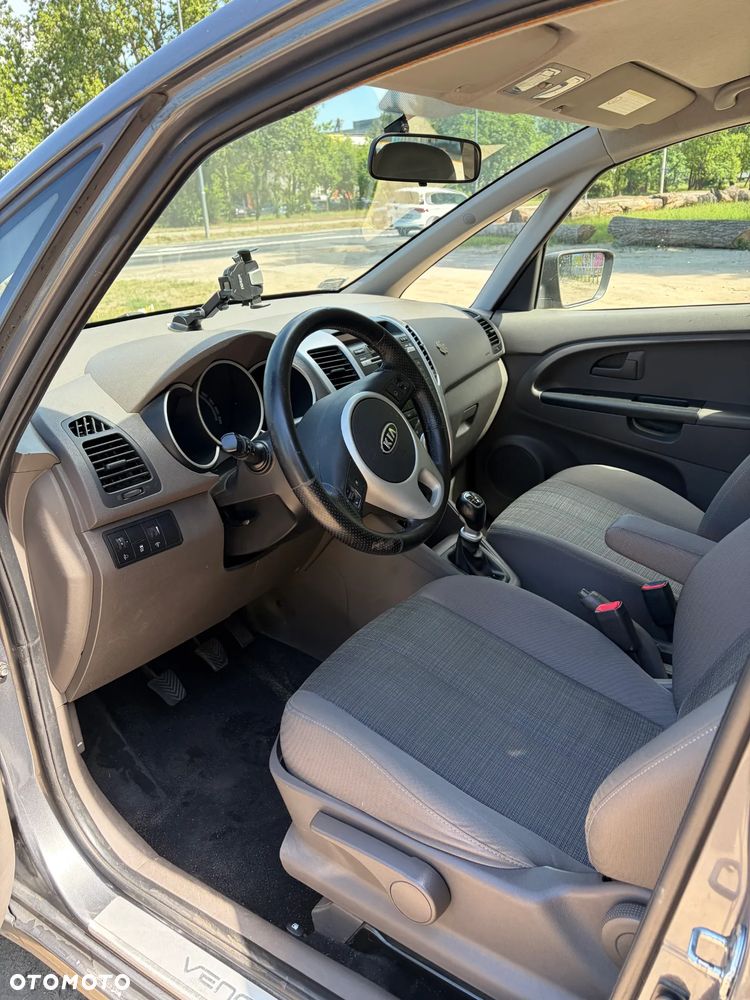 Kia Venga 1.6 M - 8